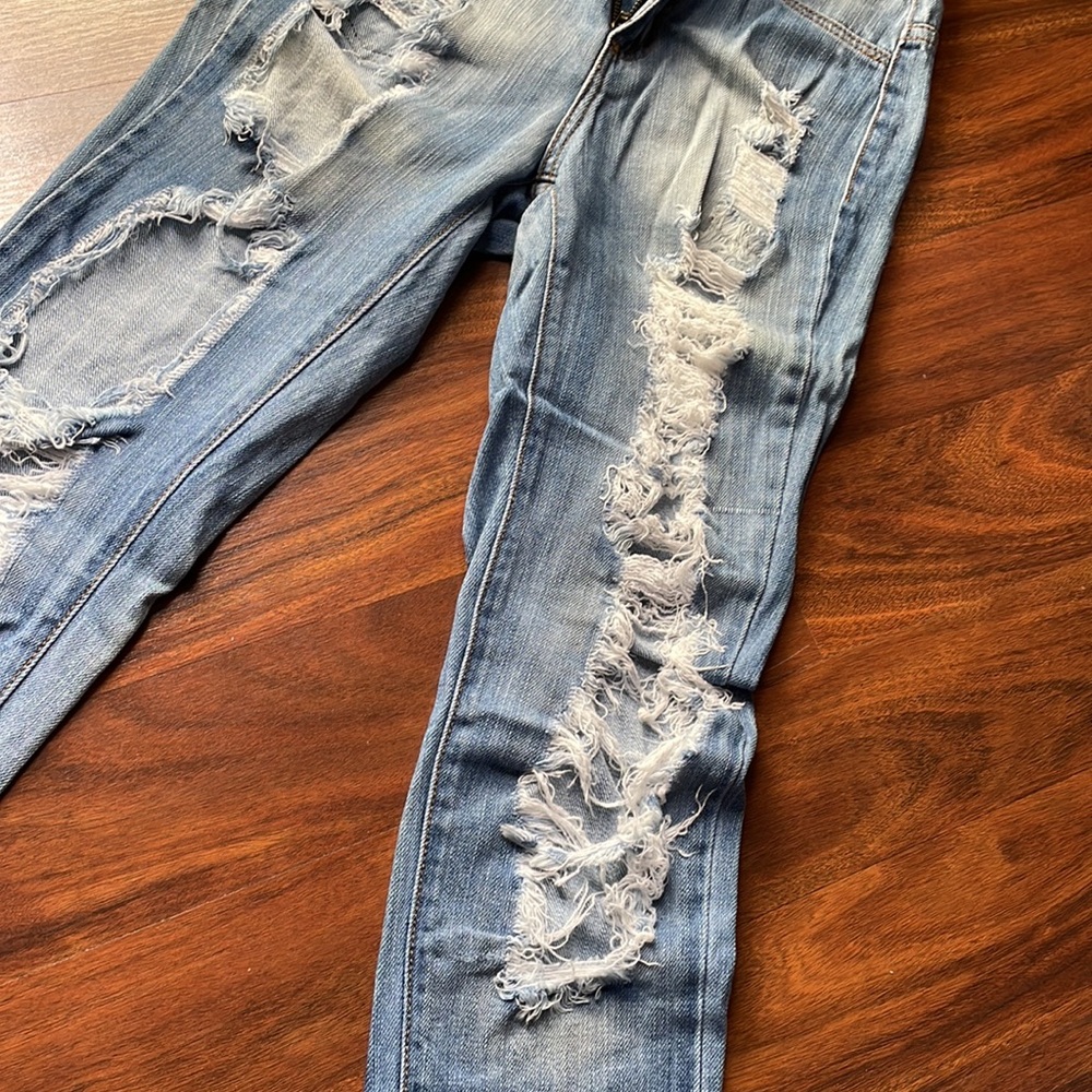 Distressed Jeans - Picture 7 of 8